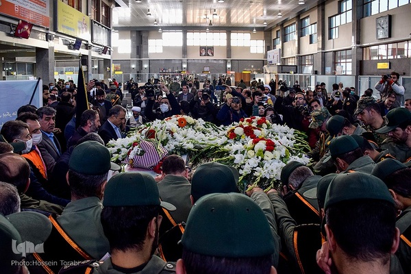 استقبال از پنج شهید گمنام دوران دفاع مقدس