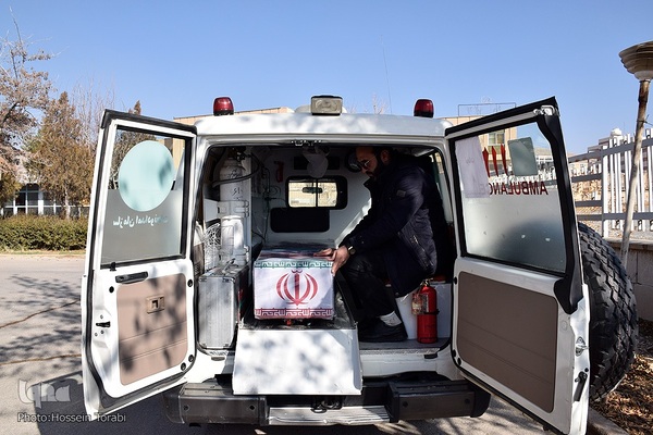 استقبال از پنج شهید گمنام دوران دفاع مقدس