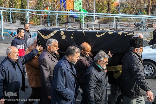 تشییع پیکر «حاج احمد فیاض» پیرغلام اهل‌بیت(ع)