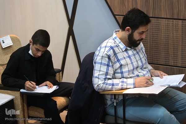 آزمون مرحله سوم هفدهمین دوره ارزیابی و اعطای مدرک تخصصی به حافظان کل قرآن کریم از سراسر کشور