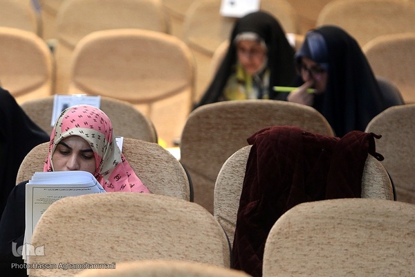 آزمون مرحله سوم هفدهمین دوره ارزیابی و اعطای مدرک تخصصی به حافظان کل قرآن کریم از سراسر کشور