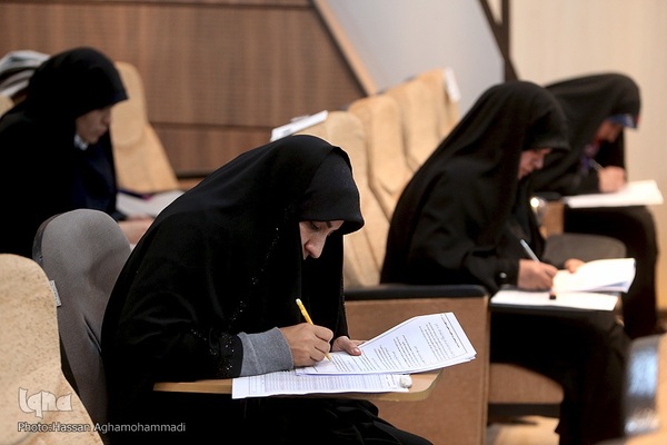 آزمون مرحله سوم هفدهمین دوره ارزیابی و اعطای مدرک تخصصی به حافظان کل قرآن کریم از سراسر کشور