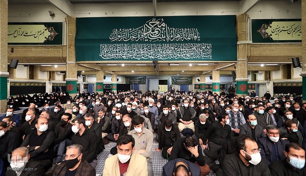 اولین شب مراسم عزاداری حضرت فاطمه‌زهرا سلام‌الله‌علیها در حسینیه امام خمینی(ره)