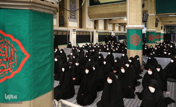 اولین شب مراسم عزاداری حضرت فاطمه‌زهرا سلام‌الله‌علیها در حسینیه امام خمینی(ره)