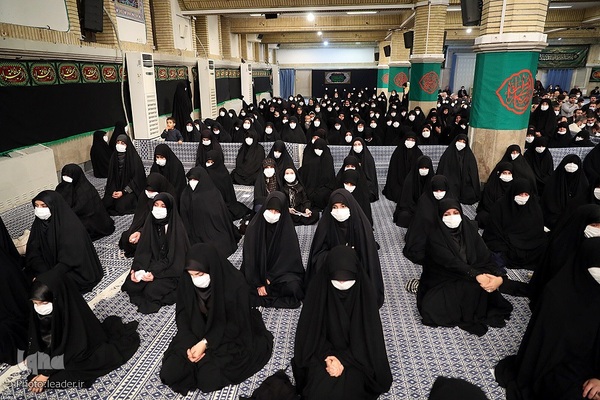 اولین شب مراسم عزاداری حضرت فاطمه‌زهرا سلام‌الله‌علیها در حسینیه امام خمینی(ره)