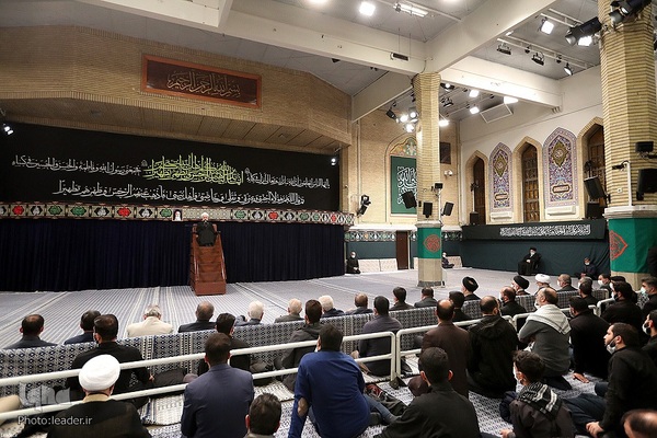 اولین شب مراسم عزاداری حضرت فاطمه‌زهرا سلام‌الله‌علیها در حسینیه امام خمینی(ره)