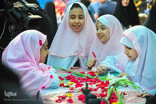 سوگواری ایام فاطمیه در جوار شهدای گمنام در اهواز