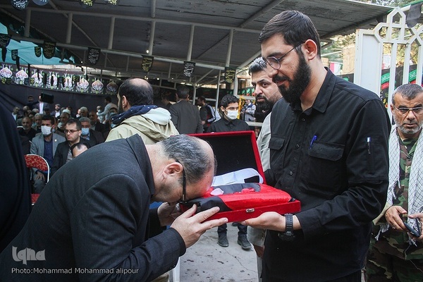 سوگواری ایام فاطمیه در جوار شهدای گمنام در اهواز