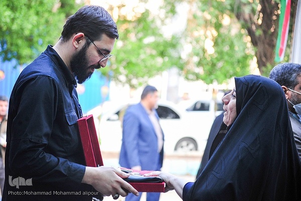 سوگواری ایام فاطمیه در جوار شهدای گمنام در اهواز