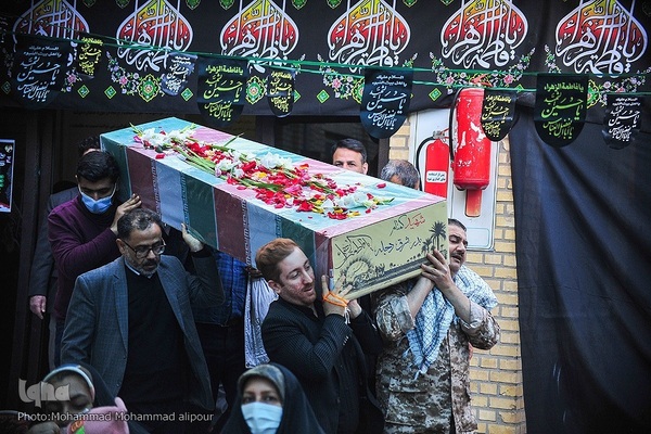 سوگواری ایام فاطمیه در جوار شهدای گمنام در اهواز