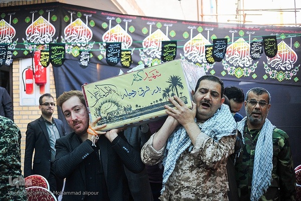 سوگواری ایام فاطمیه در جوار شهدای گمنام در اهواز