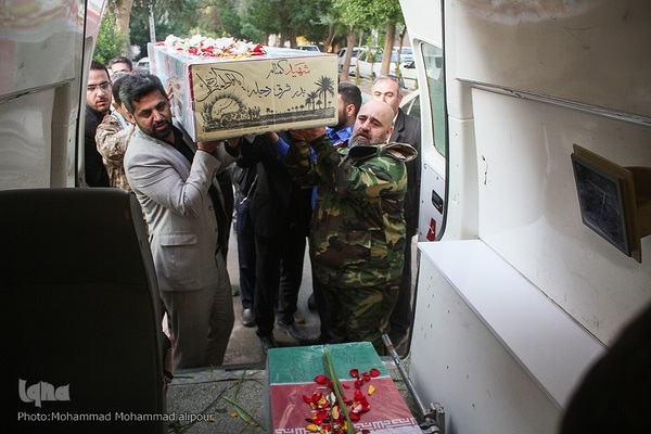 سوگواری ایام فاطمیه در جوار شهدای گمنام در اهواز