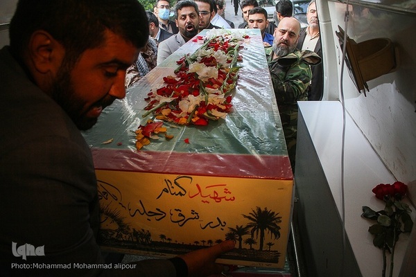 سوگواری ایام فاطمیه در جوار شهدای گمنام در اهواز