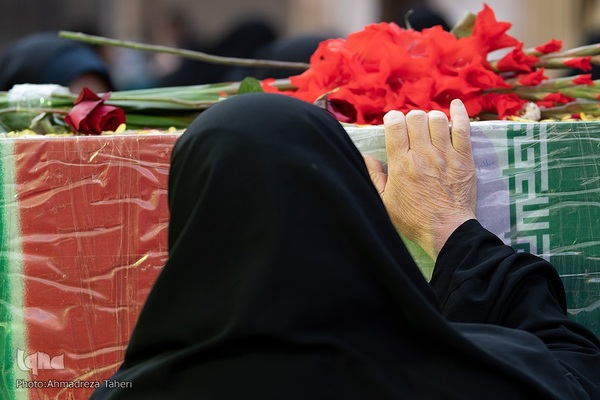 مراسم وداع با پیکر پاک شهدای ۸ سال دفاع مقدس در اصفهان‎‎