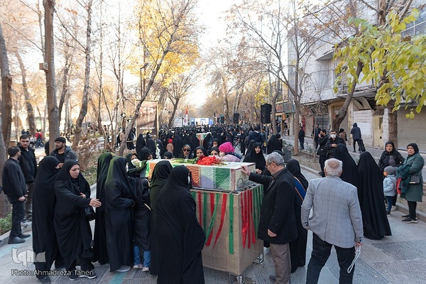 مراسم وداع با پیکر پاک شهدای ۸ سال دفاع مقدس در اصفهان‎‎