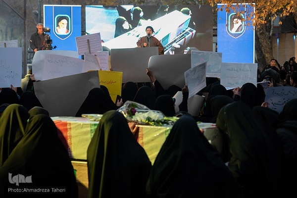 مراسم وداع با پیکر پاک شهدای ۸ سال دفاع مقدس در اصفهان‎‎