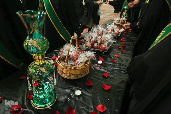 سیب بهشتی‎‎