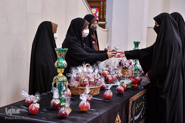 سیب بهشتی‎‎