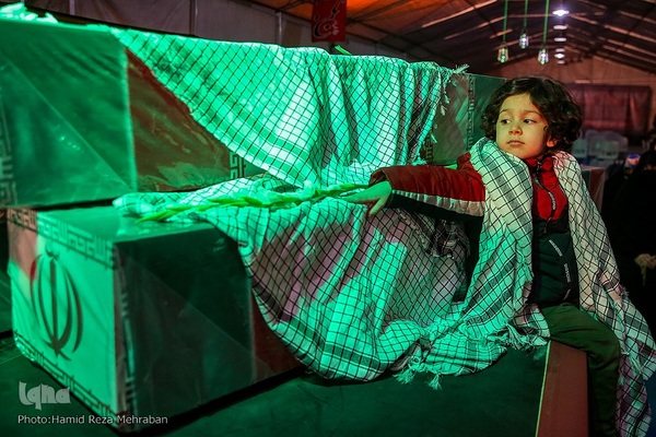 وداع با دویست سردار بی‌پلاک