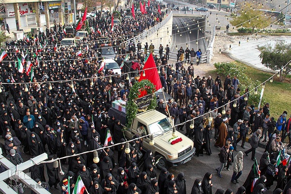 مراسم تشییع پیکرهای مطهر 10 شهید گمنام در شیراز