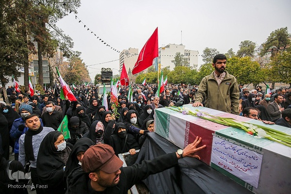 مراسم تشییع پیکرهای مطهر 10 شهید گمنام در شیراز