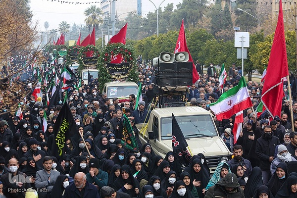 مراسم تشییع پیکرهای مطهر 10 شهید گمنام در شیراز