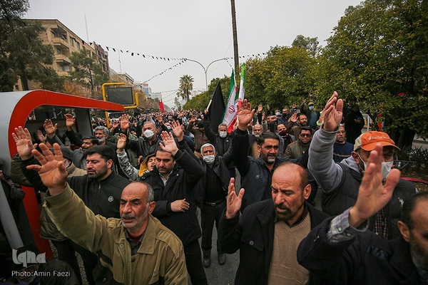 مراسم تشییع پیکرهای مطهر 10 شهید گمنام در شیراز