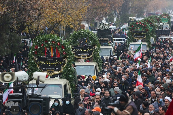 مراسم تشییع پیکرهای مطهر 10 شهید گمنام در شیراز