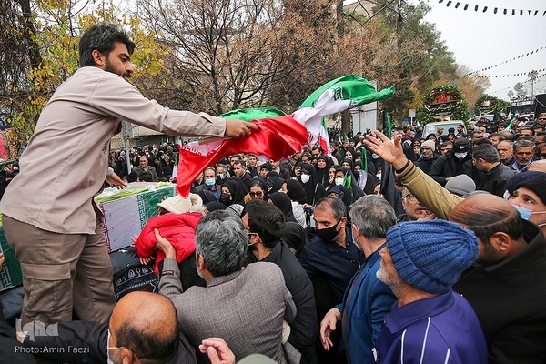 مراسم تشییع پیکرهای مطهر 10 شهید گمنام در شیراز