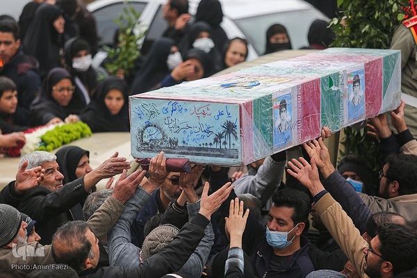 مراسم تشییع پیکرهای مطهر 10 شهید گمنام در شیراز