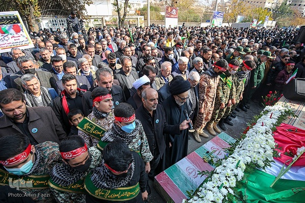 مراسم تشییع پیکرهای مطهر 10 شهید گمنام در شیراز