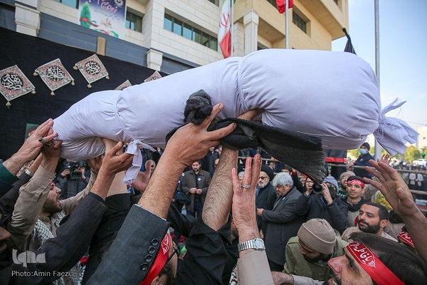 مراسم تشییع پیکرهای مطهر 10 شهید گمنام در شیراز