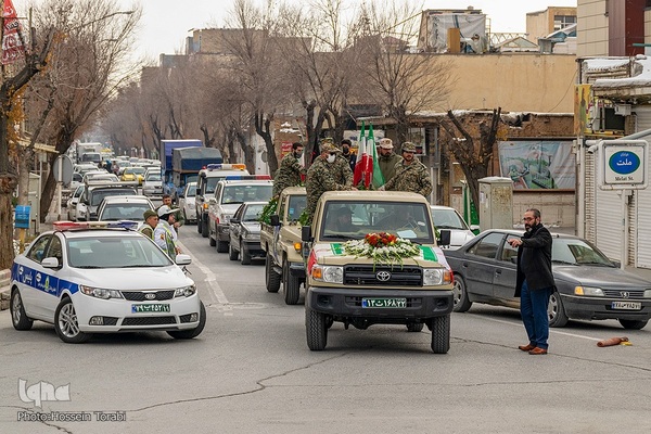 تشییع یپکر یک شهید گمنام در شهرکرد