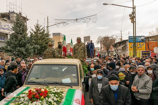 تشییع یپکر یک شهید گمنام در شهرکرد