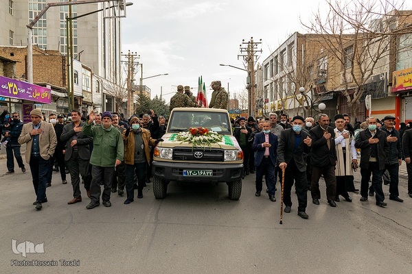 تشییع یپکر یک شهید گمنام در شهرکرد