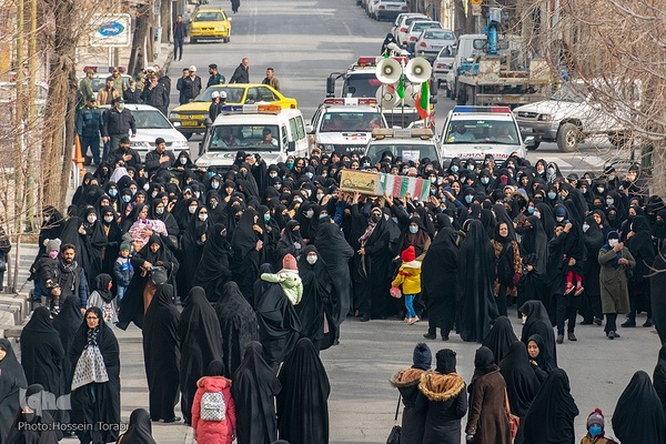 تشییع یپکر یک شهید گمنام در شهرکرد