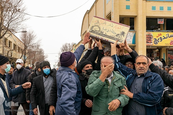 تشییع یپکر یک شهید گمنام در شهرکرد