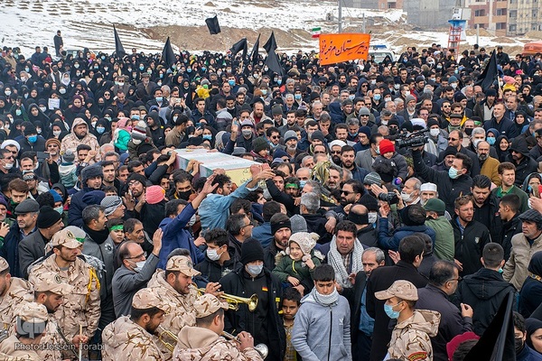 تشییع یپکر یک شهید گمنام در شهرکرد