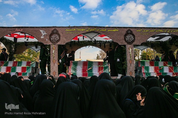 شمیم عطر یاس در تهران وزیدن گرفت