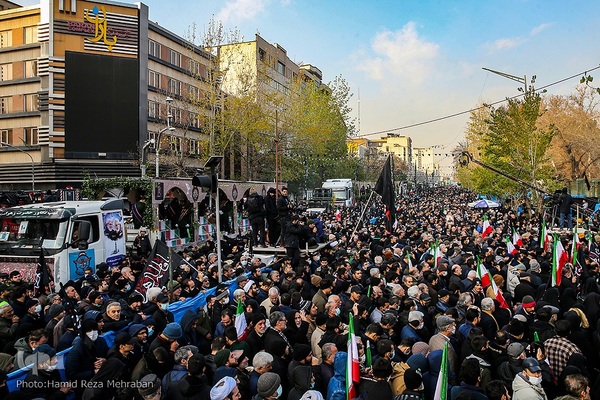 شمیم عطر یاس در تهران وزیدن گرفت