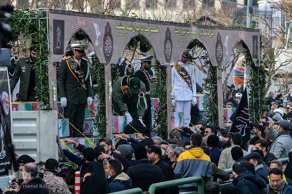 شمیم عطر یاس در تهران وزیدن گرفت