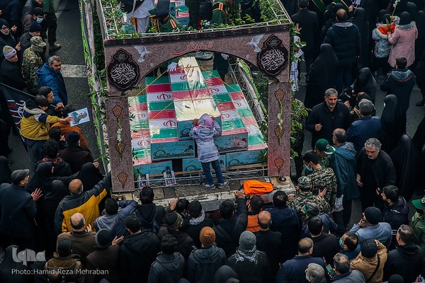 شمیم عطر یاس در تهران وزیدن گرفت