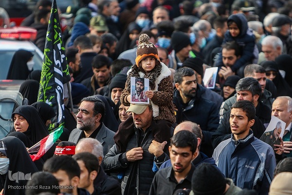 شمیم عطر یاس در تهران وزیدن گرفت