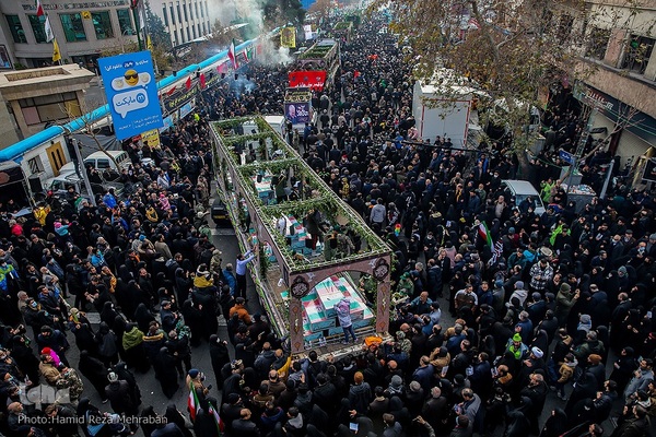 شمیم عطر یاس در تهران وزیدن گرفت