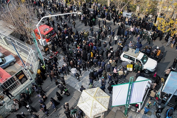 تشییع آلاله‌های گمنام در معراج الشهدای تهران