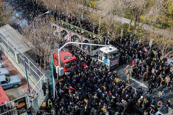 تشییع آلاله‌های گمنام در معراج الشهدای تهران