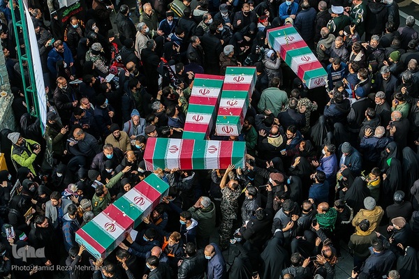 تشییع آلاله‌های گمنام در معراج الشهدای تهران