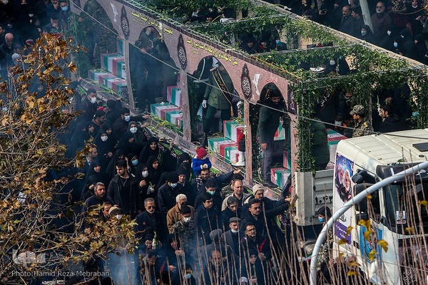 تشییع آلاله‌های گمنام در معراج الشهدای تهران