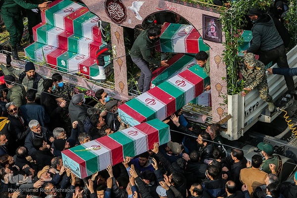 تشییع آلاله‌های گمنام در معراج الشهدای تهران