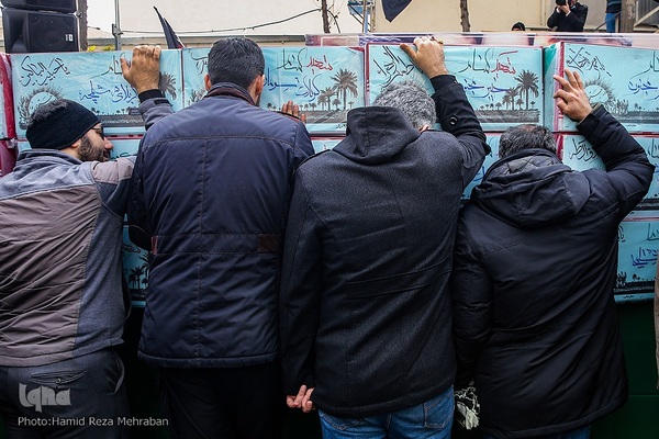 تشییع آلاله‌های گمنام در معراج الشهدای تهران